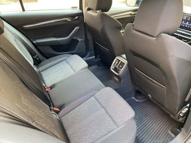 Skoda Octavia 1.4 TSI iV /PHEV/204кс./DSG/Style + /Combi - автомобили, коли, обяви за нови и употребявани 12