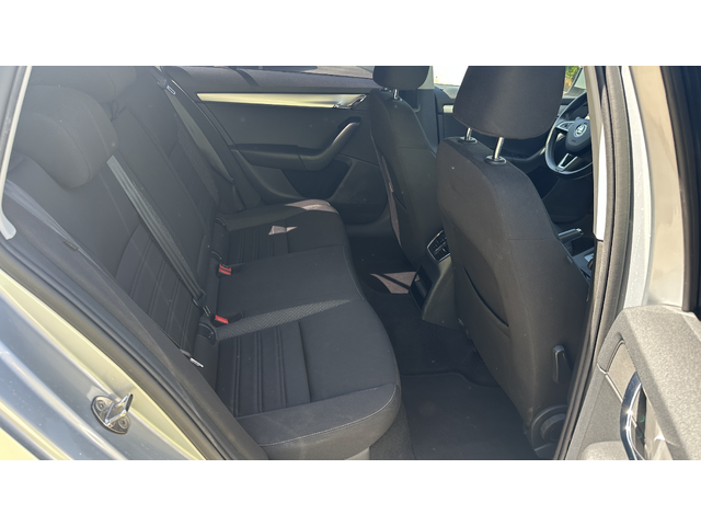 Skoda Octavia 1.5 TSI Automatic от България с ДДС - автомобили, коли, обяви за нови и употребявани 9