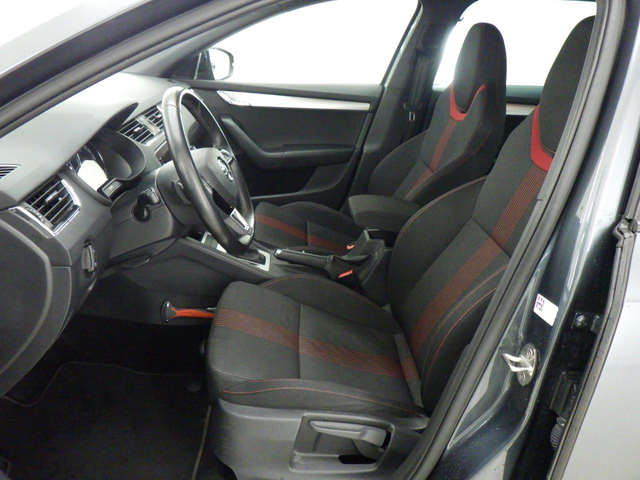 Skoda Octavia 1.5 TSI /DSG /Sport Business /Oчакван! - автомобили, коли, обяви за нови и употребявани 5