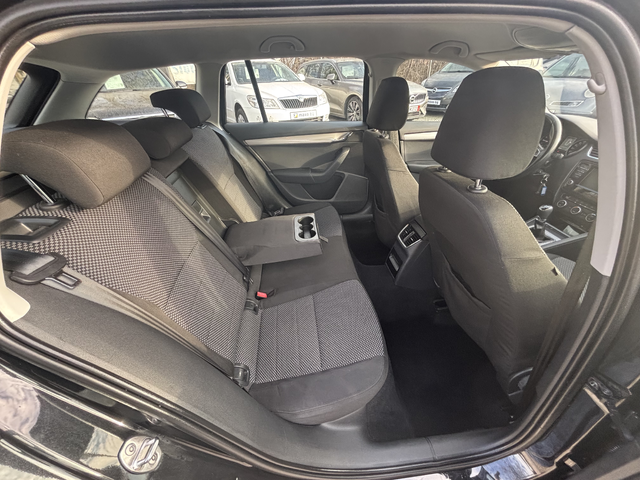 Skoda Octavia 1.6TDI - автомобили, коли, обяви за нови и употребявани 7