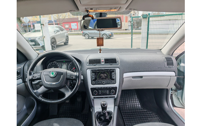 Skoda Octavia ==1.6TDI== - автомобили, коли, обяви за нови и употребявани 10