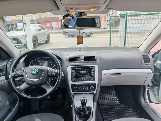 Skoda Octavia ==1.6TDI== - автомобили, коли, обяви за нови и употребявани 10