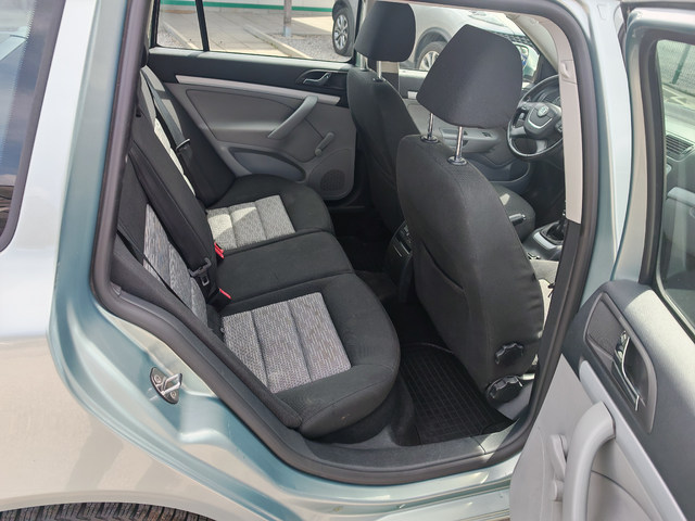 Skoda Octavia ==1.6TDI== - автомобили, коли, обяви за нови и употребявани 9