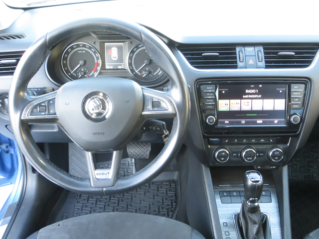 Skoda Octavia SCOUT 4x4 - автомобили, коли, обяви за нови и употребявани 7