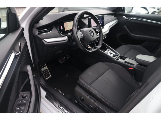 Skoda Octavia Octavia - автомобили, коли, обяви за нови и употребявани 11