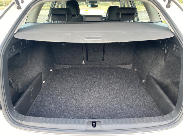 Skoda Octavia 2.0 TDI/ DSG/ Ambition/ Combi - автомобили, коли, обяви за нови и употребявани 13
