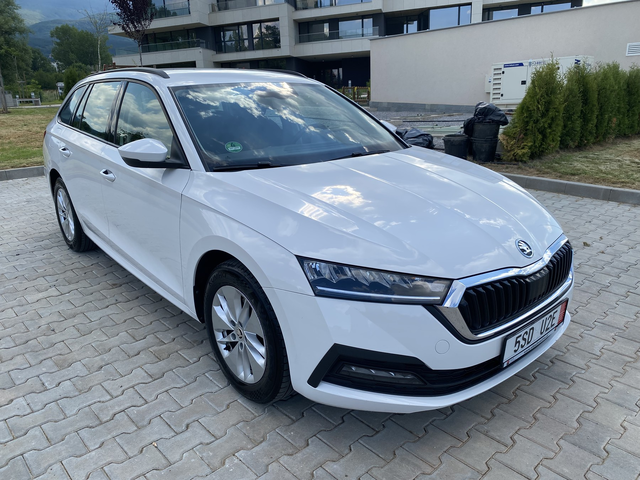 Skoda Octavia 2.0 TDI/ DSG/ Ambition/ Combi - автомобили, коли, обяви за нови и употребявани 2