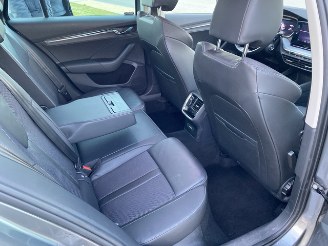 Skoda Octavia 2.0 TDI/ DSG/ Style+ - автомобили, коли, обяви за нови и употребявани 12