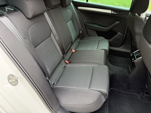 Skoda Octavia 2.0TDI DSG 4x4 - автомобили, коли, обяви за нови и употребявани 11