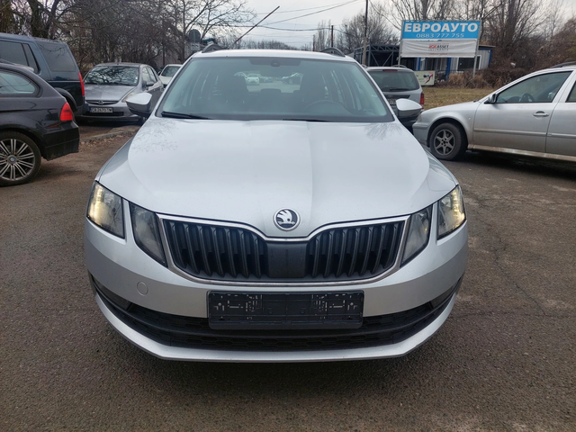 Skoda Octavia 2, 0TDI NAVI DSG - автомобили, коли, обяви за нови и употребявани 2