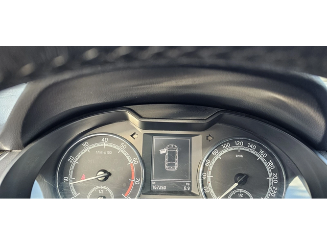 Skoda Octavia 1.4-GTec-Подготвена за такси - автомобили, коли, обяви за нови и употребявани 11