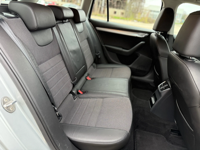 Skoda Octavia 2.0TDi / DSG / 4x4 - автомобили, коли, обяви за нови и употребявани 10