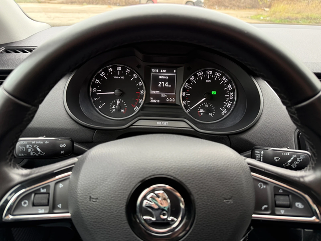 Skoda Octavia 2.0TDi / DSG / 4x4 - автомобили, коли, обяви за нови и употребявани 11