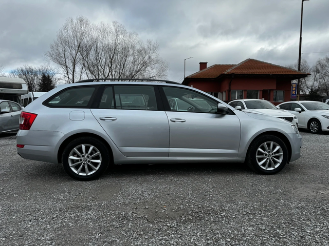 Skoda Octavia 1.6TDI 110kc сервизна история - автомобили, коли, обяви за нови и употребявани 8
