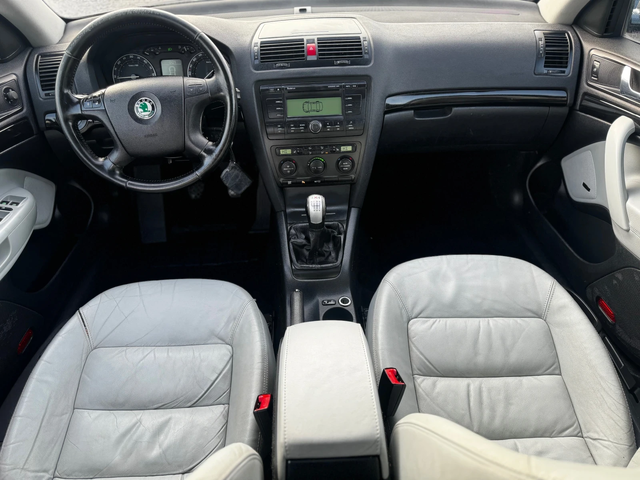 Skoda Octavia 2.0BMM/4x4/140kc/Laurin & Klement - автомобили, коли, обяви за нови и употребявани 10