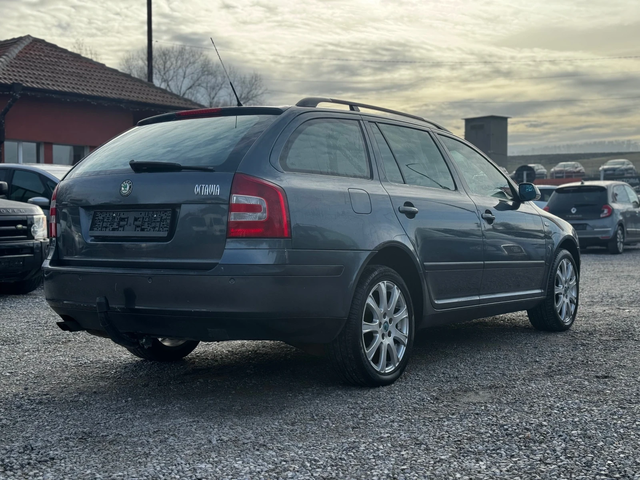 Skoda Octavia 2.0BMM/4x4/140kc/Laurin & Klement - автомобили, коли, обяви за нови и употребявани 5