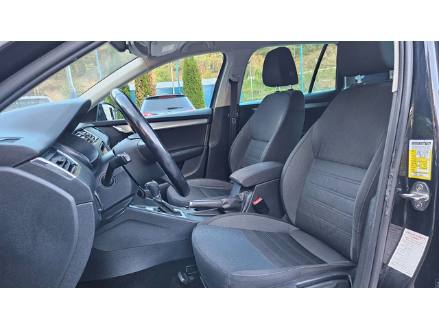Skoda Octavia 1.6 TDI AVTOMAT/KLIMATRONIK/FACELIFT - автомобили, коли, обяви за нови и употребявани 10