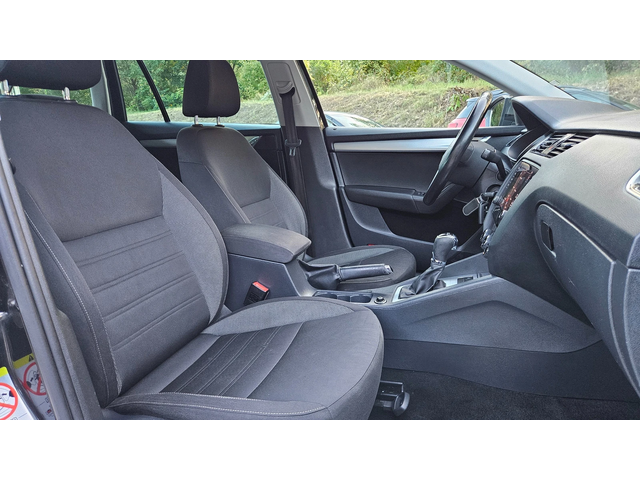 Skoda Octavia 1.6 TDI AVTOMAT/KLIMATRONIK/FACELIFT - автомобили, коли, обяви за нови и употребявани 11