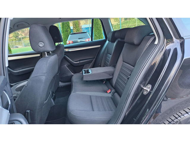 Skoda Octavia 1.6 TDI AVTOMAT/KLIMATRONIK/FACELIFT - автомобили, коли, обяви за нови и употребявани 12