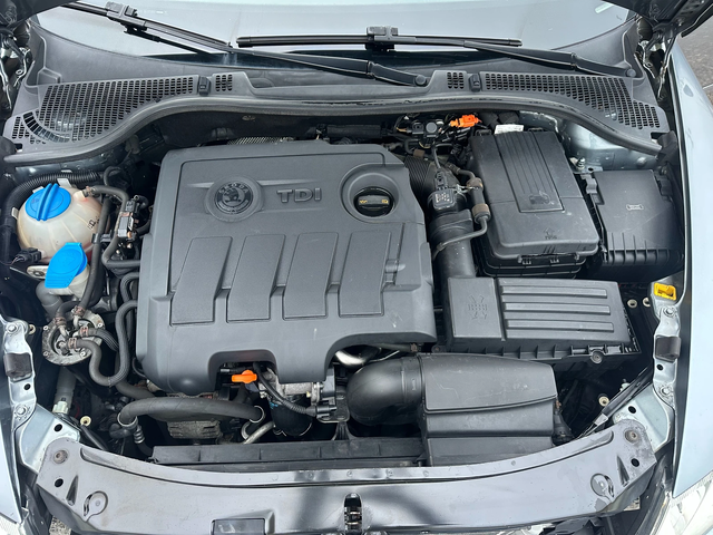 Skoda Octavia 1.6TDI 105kc EVRO5 - автомобили, коли, обяви за нови и употребявани 15