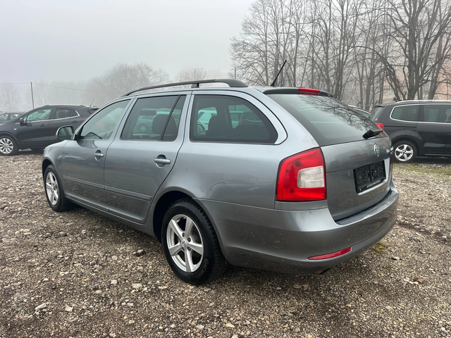 Skoda Octavia 1.6TDI 105kc EVRO5 - автомобили, коли, обяви за нови и употребявани 2
