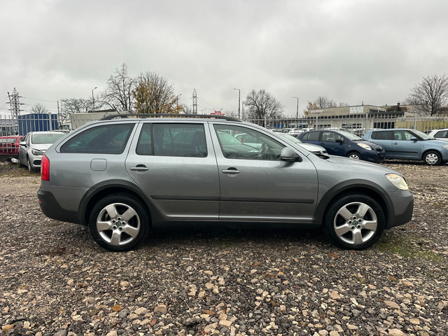 Skoda Octavia 2.0TDI 140kc 4X4 SCOU NAVIT - автомобили, коли, обяви за нови и употребявани 1