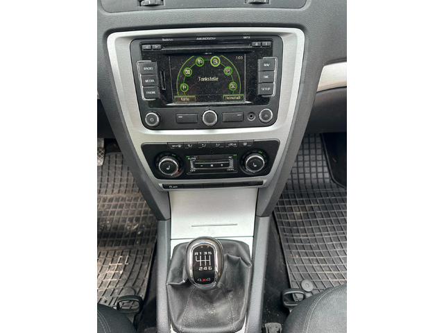 Skoda Octavia 2.0TDI 140kc SCOUT - автомобили, коли, обяви за нови и употребявани 10