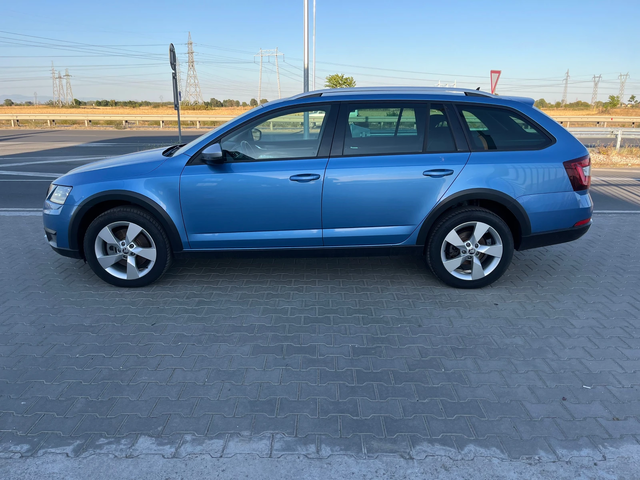 Skoda Octavia Scout DSG - автомобили, коли, обяви за нови и употребявани 2