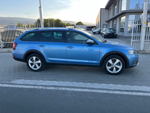 Skoda Octavia Scout DSG - автомобили, коли, обяви за нови и употребявани 3
