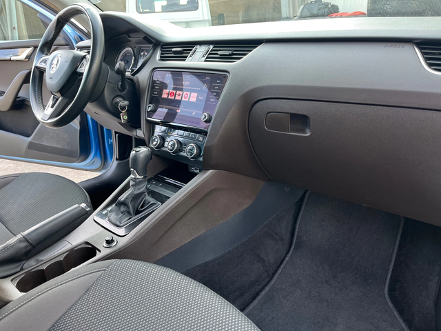 Skoda Octavia Scout DSG - автомобили, коли, обяви за нови и употребявани 9