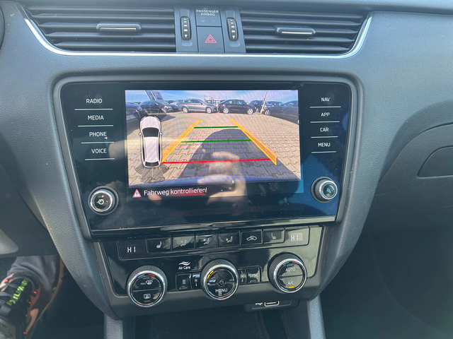 Skoda Octavia 1.5TGI AVTOMAT/NAVI/KAMERA EURO 6 - автомобили, коли, обяви за нови и употребявани 12