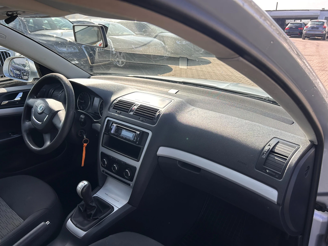 Skoda Octavia 1.9TDI 4X4 EURO 4 - автомобили, коли, обяви за нови и употребявани 9