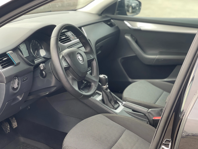 Skoda Octavia 1.6TDi - автомобили, коли, обяви за нови и употребявани 11