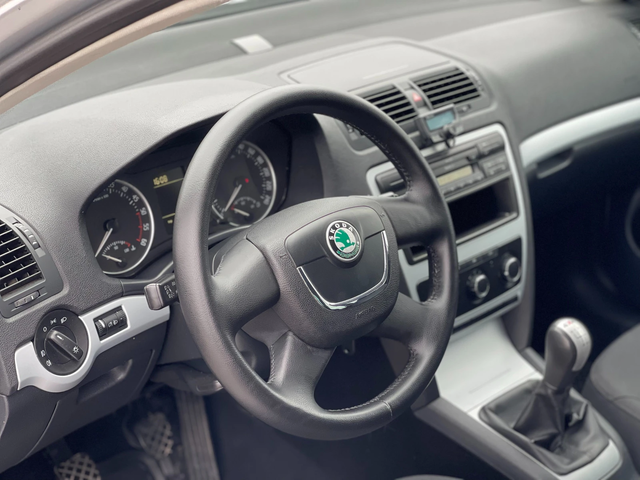 Skoda Octavia 1.6TDi 105к.с. - автомобили, коли, обяви за нови и употребявани 11