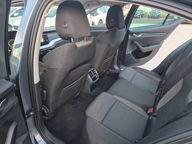 Skoda Octavia С-Гаранция-2.0-A/T-150кс - автомобили, коли, обяви за нови и употребявани 11