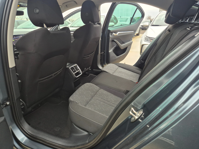Skoda Octavia STYLE С ГАРАНЦИЯ 2.0= 6-М/Т - автомобили, коли, обяви за нови и употребявани 11