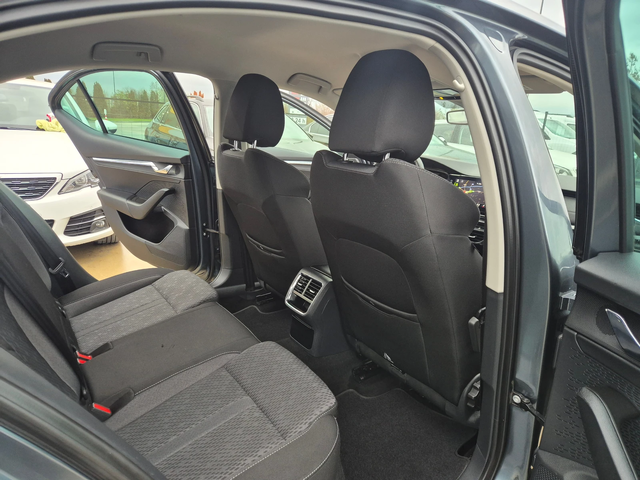 Skoda Octavia STYLE С ГАРАНЦИЯ 2.0= 6-М/Т - автомобили, коли, обяви за нови и употребявани 9