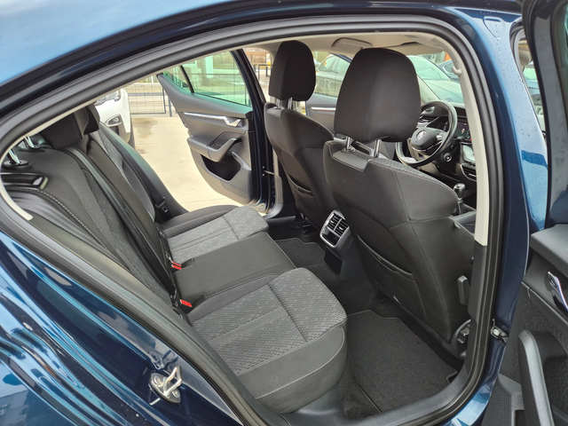 Skoda Octavia STYLE = С Гаранция 1.5 TSI MT - автомобили, коли, обяви за нови и употребявани 9