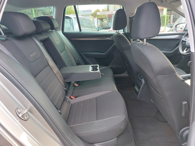 Skoda Octavia 2.0TDI* SCOUT* AUTOMATIC-DSG* - автомобили, коли, обяви за нови и употребявани 11