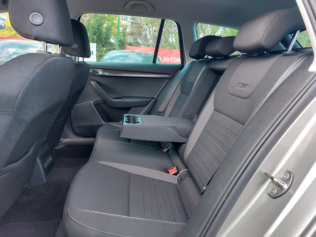 Skoda Octavia 2.0TDI* SCOUT* AUTOMATIC-DSG* - автомобили, коли, обяви за нови и употребявани 8