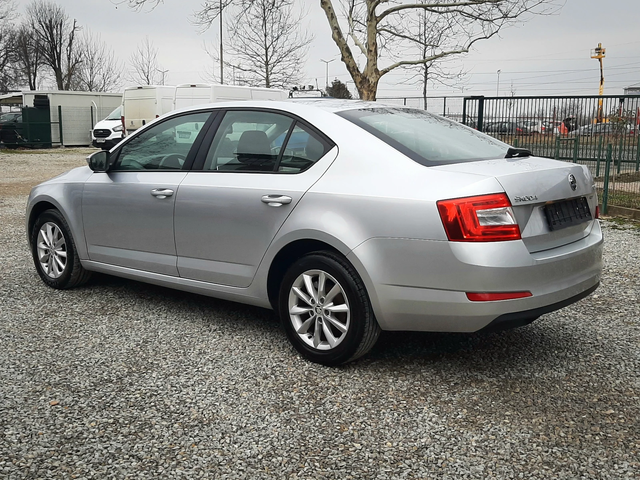 Skoda Octavia 1.6TDI * У Н И К А Т* - автомобили, коли, обяви за нови и употребявани 5
