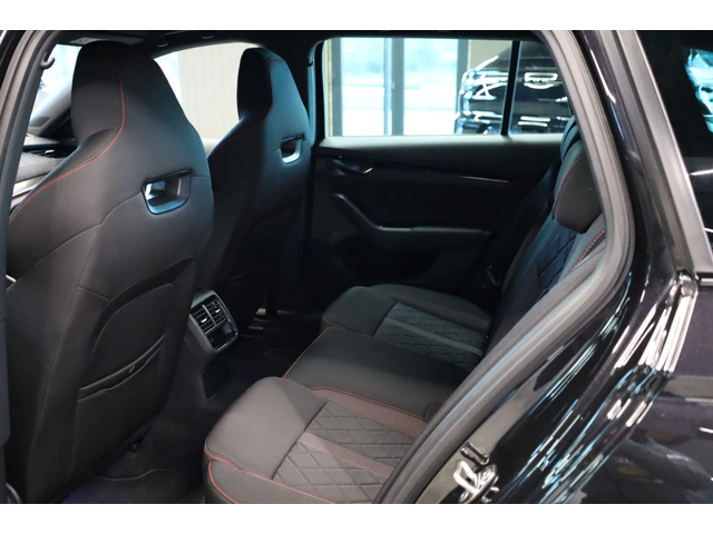 Skoda Octavia VRS* 4X4* OLED LIGHTS* CANTON* CARBON* - автомобили, коли, обяви за нови и употребявани 15