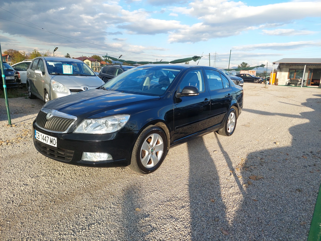 Skoda Octavia 1.6 MPI Газ - автомобили, коли, обяви за нови и употребявани 0