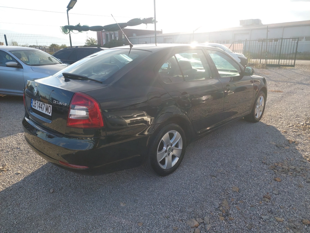 Skoda Octavia 1.6 MPI Газ - автомобили, коли, обяви за нови и употребявани 4
