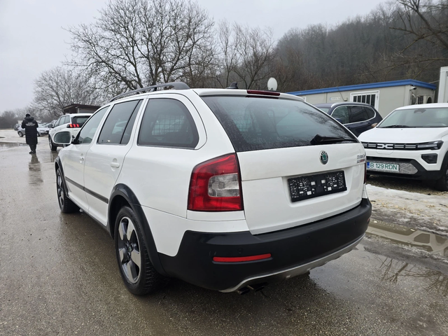 Skoda Octavia Scout 2.0TDI 140к.с 4x4 DSG - автомобили, коли, обяви за нови и употребявани 2