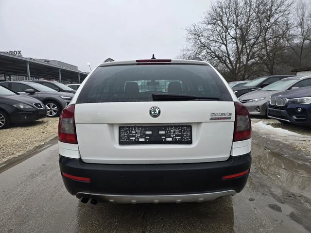 Skoda Octavia Scout 2.0TDI 140к.с 4x4 DSG - автомобили, коли, обяви за нови и употребявани 5