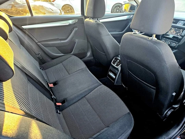 Skoda Octavia 2.0 TDI ТОП! АВТОМАТ НАВИГАЦИЯ ЛИЗИНГ 100% - автомобили, коли, обяви за нови и употребявани 15