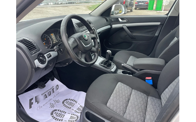 Skoda Octavia 1.6TDI-105-NAVI-ITALIA - автомобили, коли, обяви за нови и употребявани 12