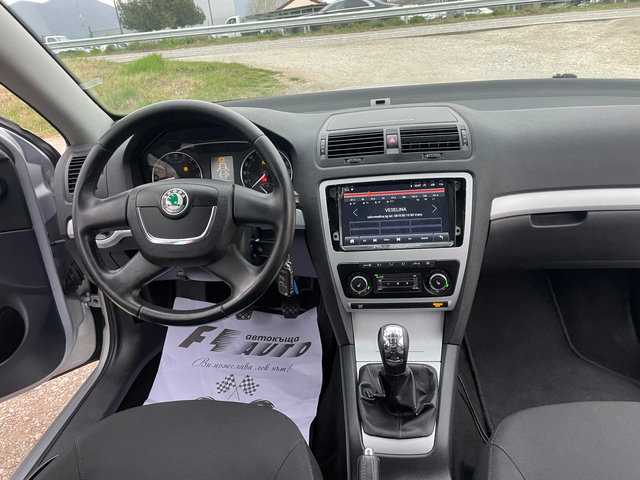 Skoda Octavia 1.6TDI-105-NAVI-ITALIA - автомобили, коли, обяви за нови и употребявани 7