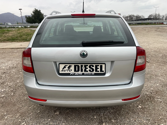 Skoda Octavia 1.6TDI-105-NAVI-ITALIA - автомобили, коли, обяви за нови и употребявани 9